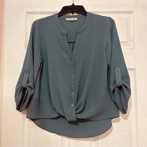 Women’s Olive + Oak Blouse.